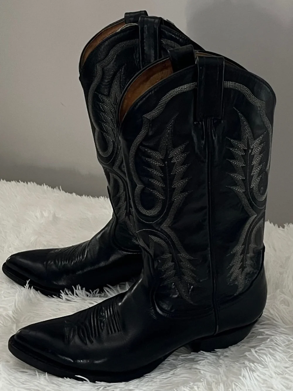 Tony Lama Style 2916 Black White Embroidered Cowboy Boots Pointed Toes Size 8.5